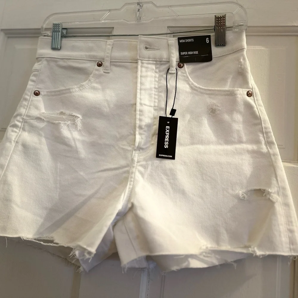 🌸 Express White Mom Shorts‎ Size 6 Super High Rise NWT Spring Casual Style